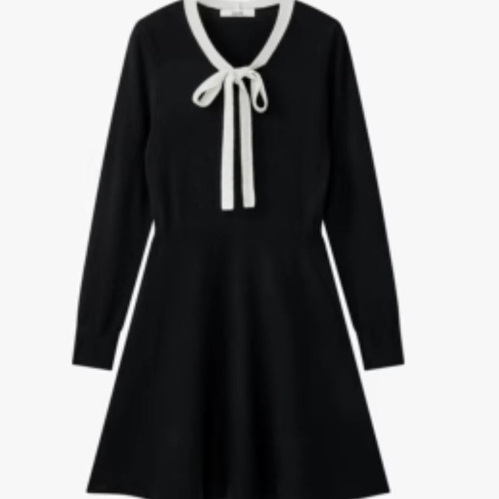 Brand new Forever 21 Black Knitted long Sleeves Sweater Dress , With Tag
